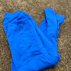 Street to studio Lakeside Blue